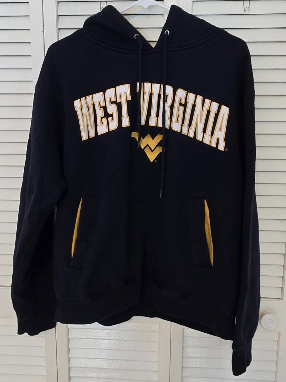 CHAMPS Official West Virginia Hoodie Sweatshirt - Men's L